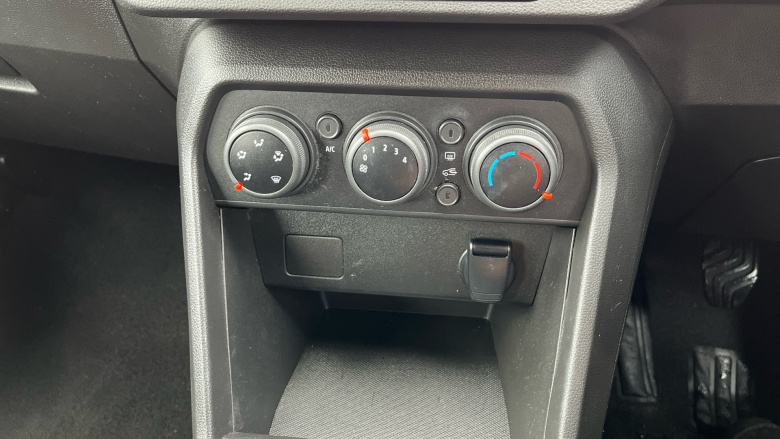 Dacia Sandero 1.0 TCe Essential 5dr Bi Fuel Hatchback